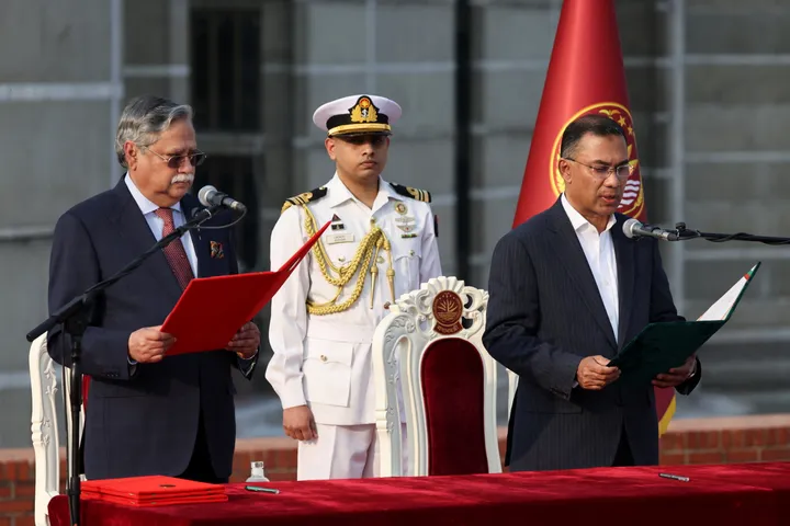 Setelah pemulihan diplomatik, Bangladesh mengalihkan pelatihan PNS dari India ke Pakistan