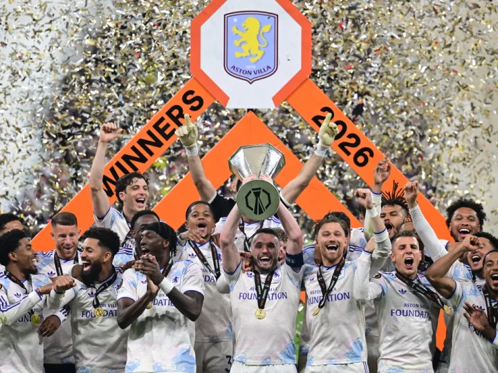 Aston Villa conquista histórico triunfo na Liga Europa e encerra jejum de 30 anos sem títulos