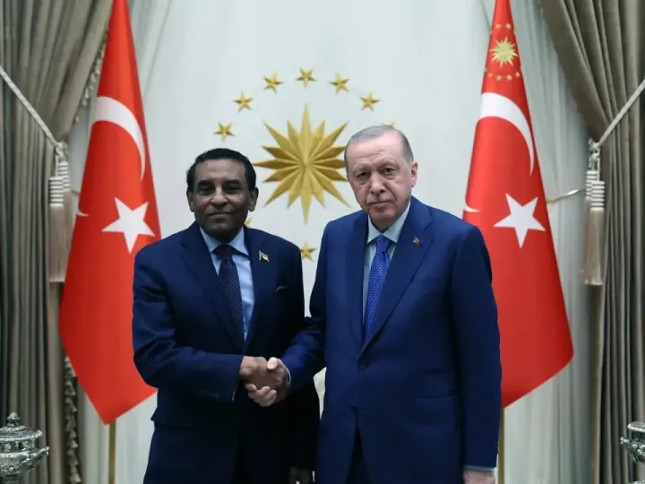 رئیسجمهور اردوغان در دیدار با نخستوزیر سودان بر حمایت از ثبات و تمامیت ارضی این کشور تأکید کرد
