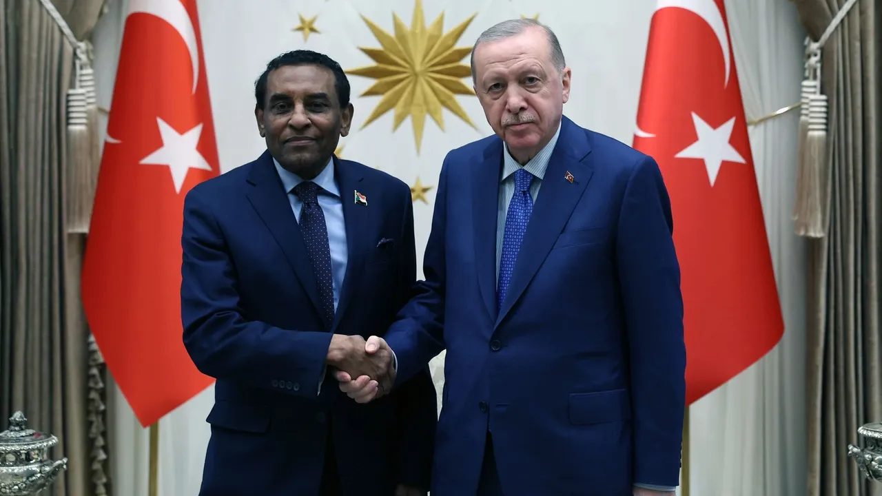 Ärdoğan Sudan xökümät başlığı İdris belän ütkärgän söyläşüdä ilneñ suverenlığına xuplawın citkerde