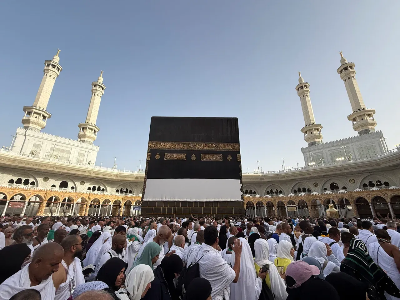 Saudi Arabia uses drones and AI for security monitoring of Hajj pilgrimage  - TRT Afrika