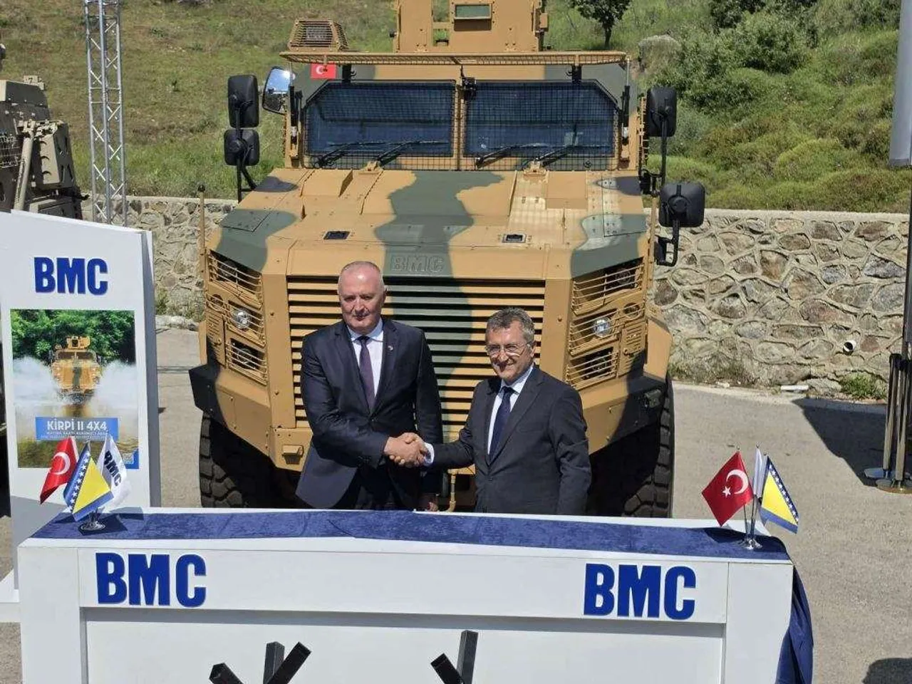 Helez u Turkiye potpisao ugovor za nabavku sanitetske verzije novog vozila KIRPI za OS BiH