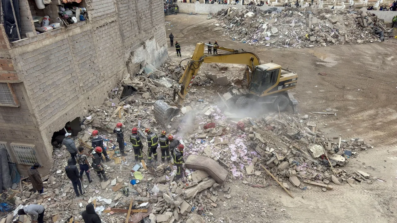 Vários mortos após desabamento de edifício em Fez, Marrocos