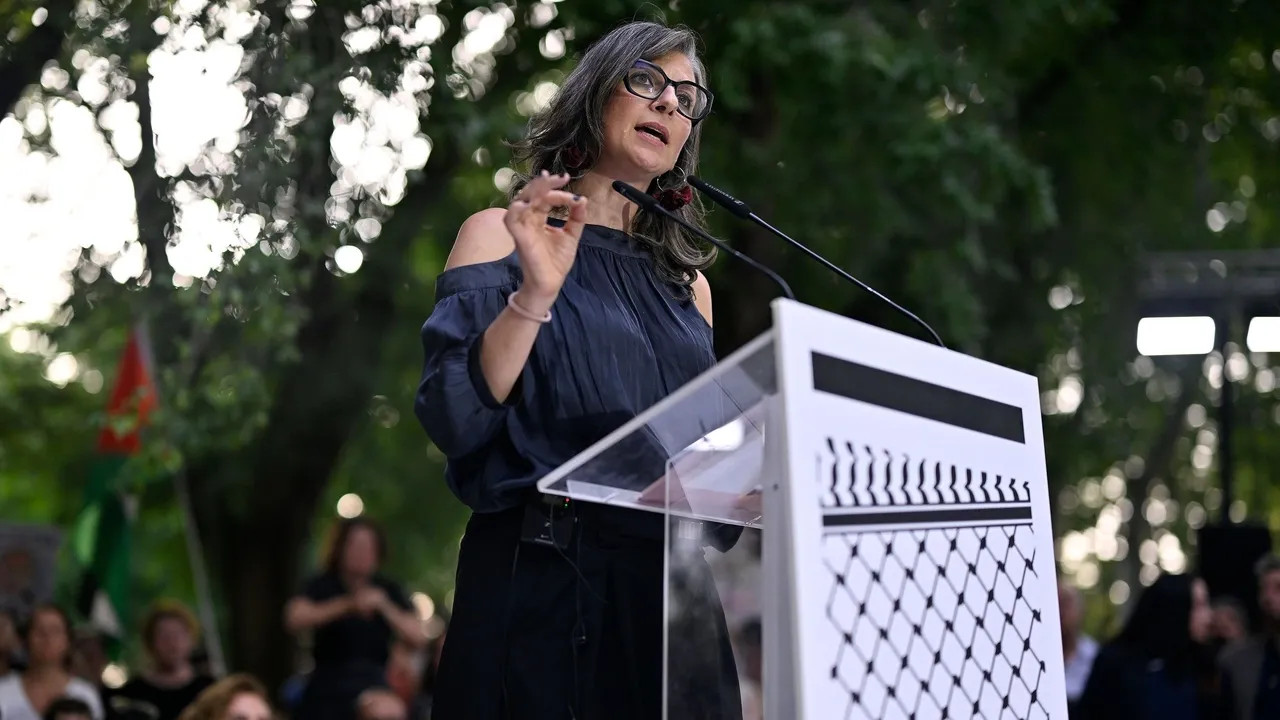 США пообещали вернуть санкции против Альбанезе