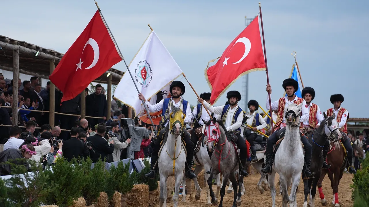 İstanbulda 8nçe Êtnosport mädäniyat festivale başlandı