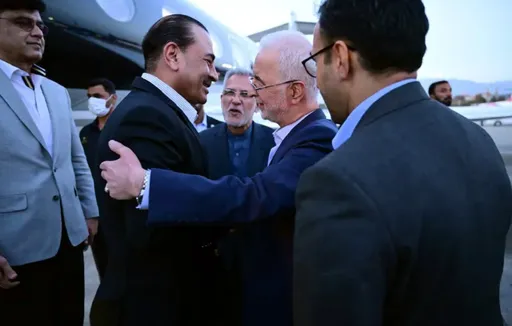 Pakistan's Asim Munir in Tehran as Iran weighs peace deal and US reportedly mulls new strikes