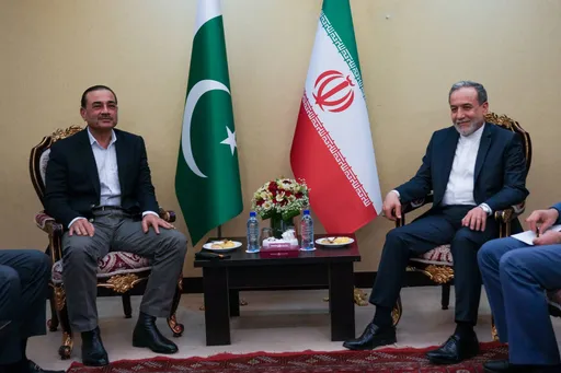 Araghchi i komandant pakistanske vojske razgovarali o američko-iranskim mirovnim naporima