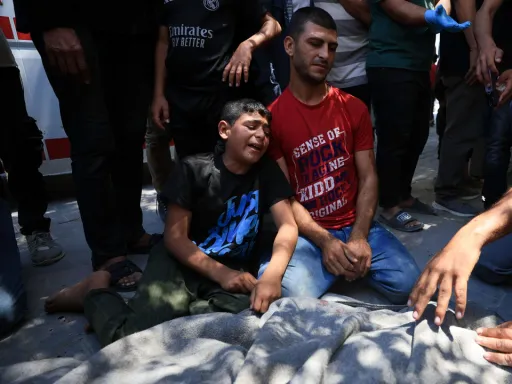 استشهاد 5 من عناصر الشرطة الفلسطينية وإصابة آخرين في هجمات لجيش الاحتلال الإسرائيلي على غزة