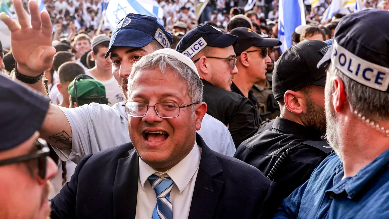 بينها تركيا.. 8 دول تطالب بمحاسبة بن غفير على "الإذلال العلني" الذي مارسه ضد محتجزي أسطول الصمود