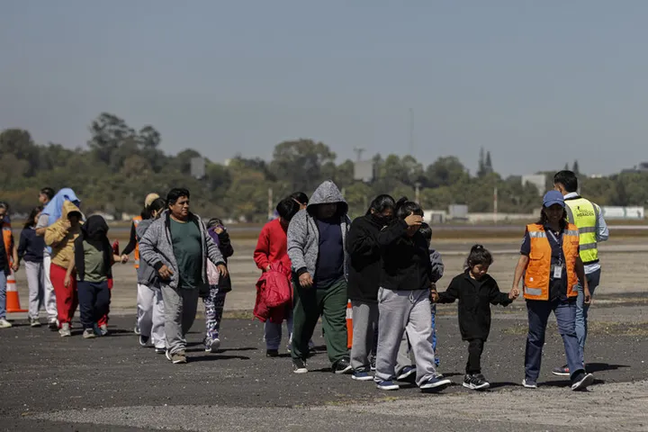 Holanda avancon planet për qendra kthimi të migrantëve jashtë BE-së