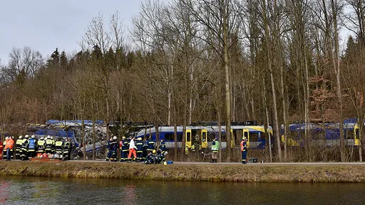 Nekoliko poginulih u sudaru voza i školskog autobusa u Belgiji