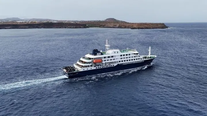 Cruise ship at centre of deadly hantavirus outbreak to undergo extra cleaning