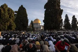 140,000 Muslims pray at Al-Aqsa Mosque to mark 1st day of Eid al-Adha