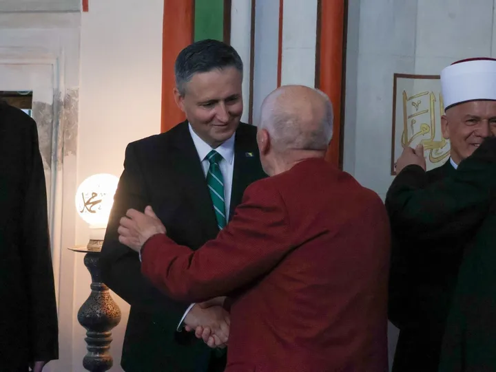 BiH: Bećirović klanjao bajram-namaz u džamiji Ferhadija u Banjoj Luci