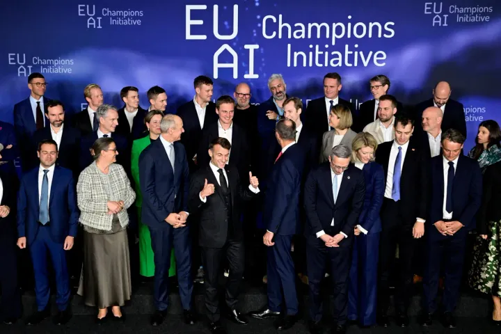 EU drafts new tech package to cut US and China ties