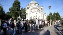 Građani u Beogradu satima čekaju da se poklone Časnom pojasu Presvete Bogorodice