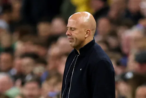 Liverpool yamtimua Arne Slot kufuatia msimu wa kukatisha tamaa