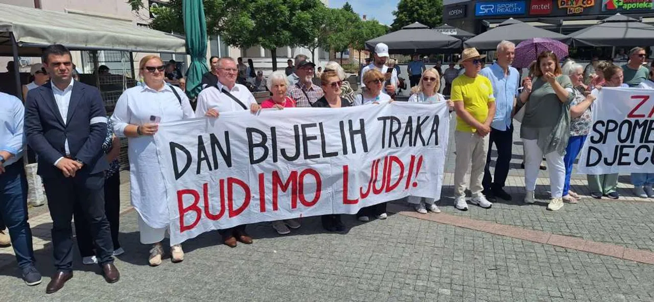 U Prijedoru obilježen Dan bijelih traka, ponovljen zahtjev za izgradnju spomenika ubijenoj djeci