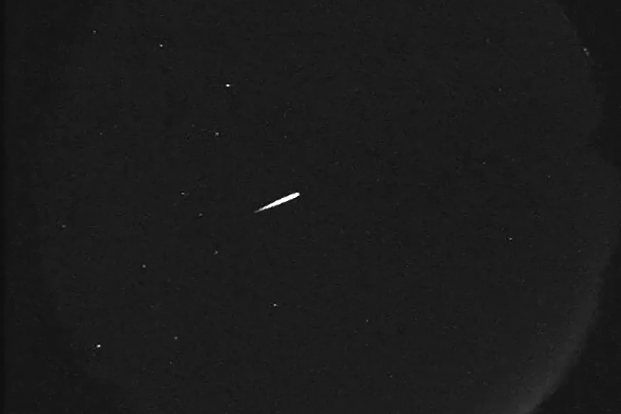 Meteor breaking apart over US causes powerful sonic boom across Massachusetts