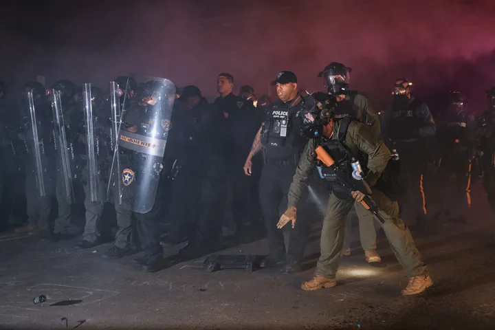 Anti-ICE rally turns violent outside New Jersey detention centre in US