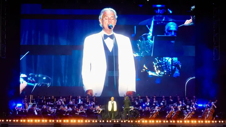Famoso tenor italiano Andrea Bocelli realizou um concerto em Istambul