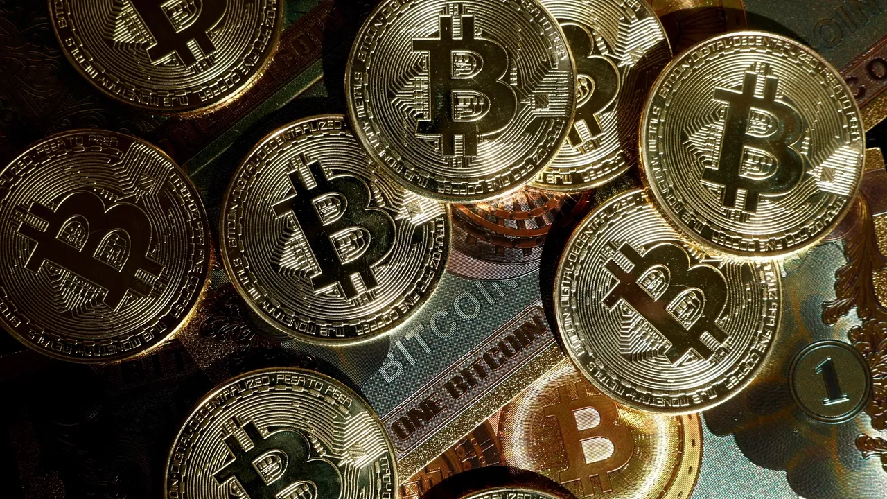 عملة بتكوين تتجاوز 80 ألف دولار لأول مرة منذ 3 أشهر