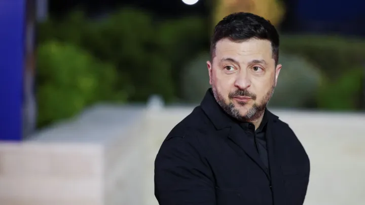 Zelenskyy threatens Ukrainian drones could fly over Moscow Victory Day parade