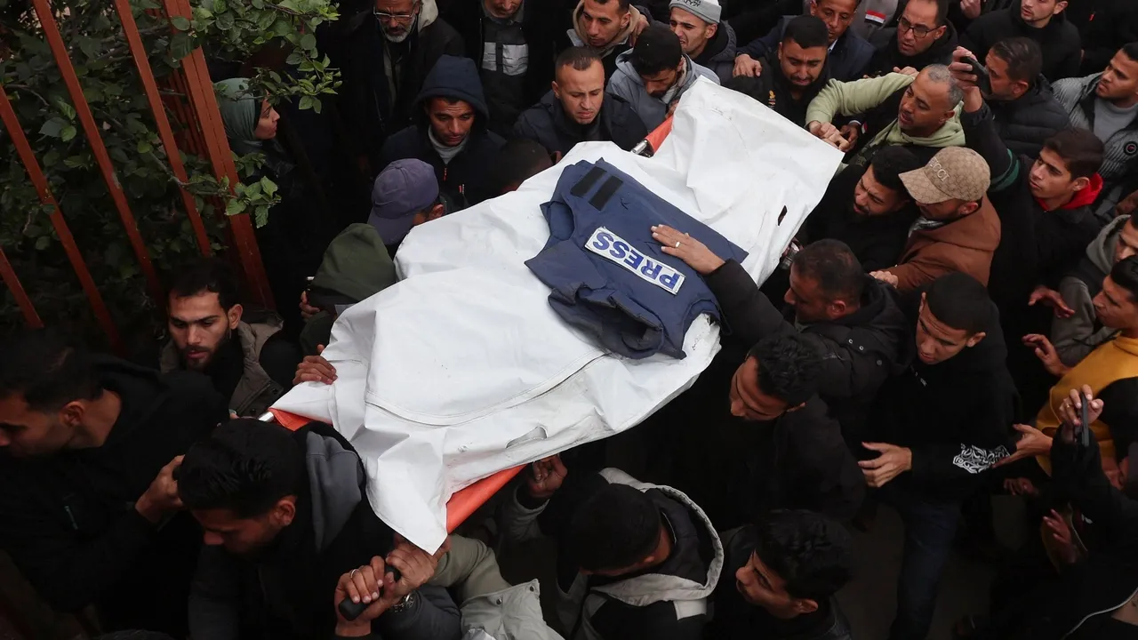 "فخّ موت".. مفوض أممي يدعو إلى محاسبة المسؤولين عن استهداف 300 صحفي في غزة