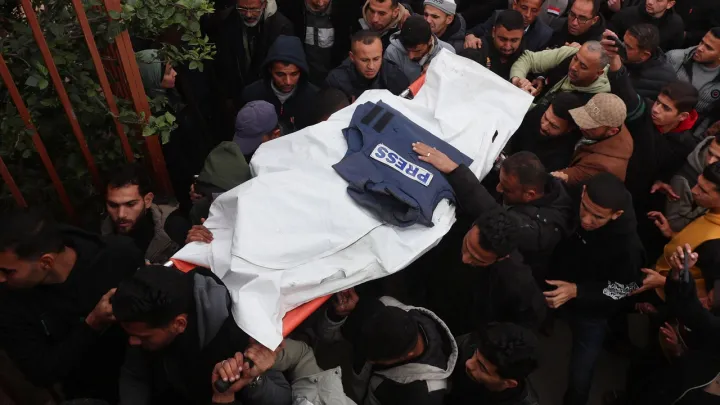 "فخّ موت".. مفوض أممي يدعو إلى محاسبة المسؤولين عن استهداف 300 صحفي في غزة