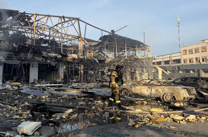 Deadly Russian attacks hit Ukraine ahead of Victory Day truce
