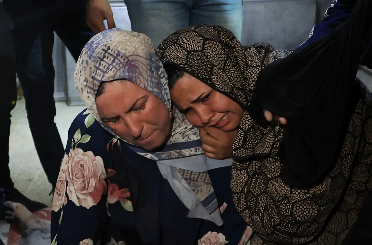 استشهاد 3 فلسطينيين جراء غارات إسرائيلية على غزة وإصابات في اعتداءات للمستوطنين بالضفة