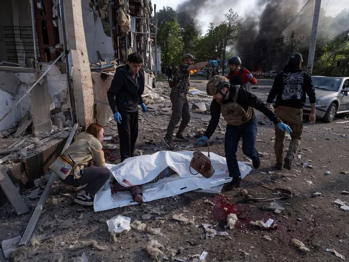 Ukraine accuses Russia of new strikes before Kiev's ceasefire takes effect