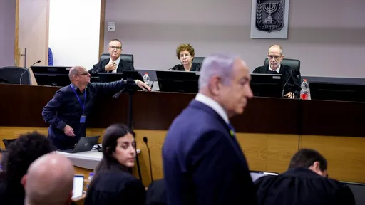 Netanyahu paraqitet në gjykatë në seancën e 84-t në gjyqin për korrupsion