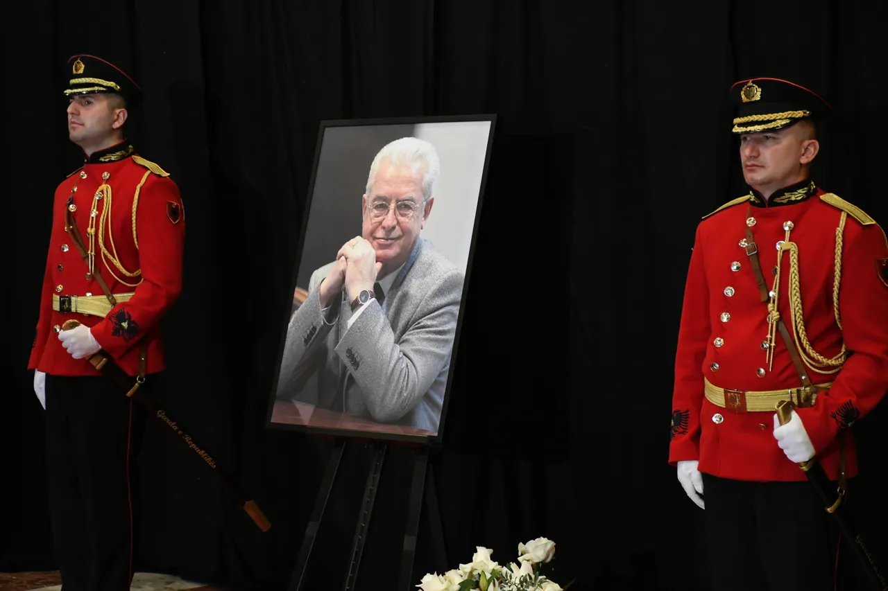 Mbahet ceremonia e homazheve për ish-kryetarin e Kuvendit të Shqipërisë, Servet Pëllumbi