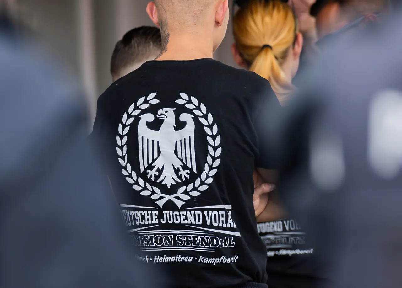 Durchsuchungen in mehreren Ländern bei mutmaßlichen Neonazis