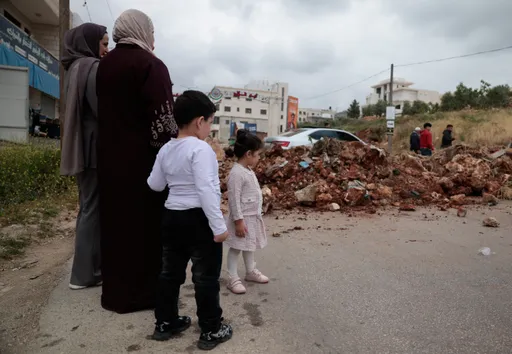 Israeli army arrests 17 Palestinians, demolishes home in occupied West Bank raids