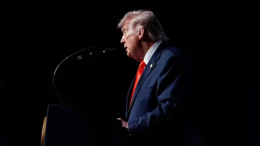 Трамп Ормуз бұғазындағы «Бостандық жобасын» тоқтатты