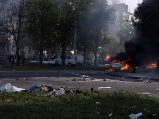 Ataques deixam mais de 20 mortos na Ucrânia enquanto Kiev e Moscovo propõem cessar-fogos separados