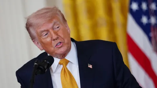 Global debt hits record of near $353 trillion, US loans on path to 'unsustainable', report shows