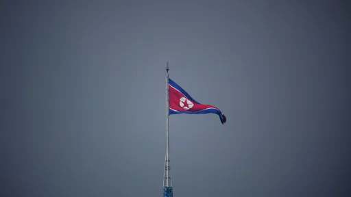 Tönyaq Koreya Kön’yaq Koreya belän berläşü turındağı maddälärne Konstitutsiyäsennän beterde
