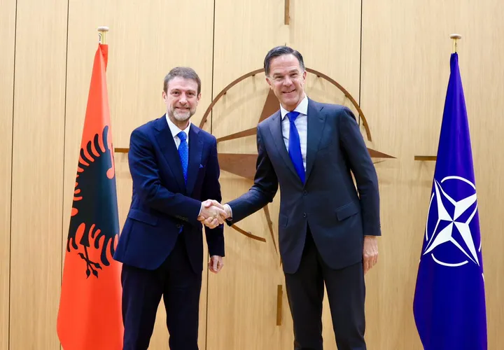 Hoxha – Rutte: Kontinuirana posvećenost NATO-a ostaje ključna za održavanje stabilnosti u regiji
