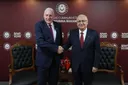 Türkiye's national defence minister meets UK House of Lords minister at SAHA 2026