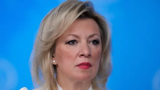 Москва велит дипломатам бежать из Киева