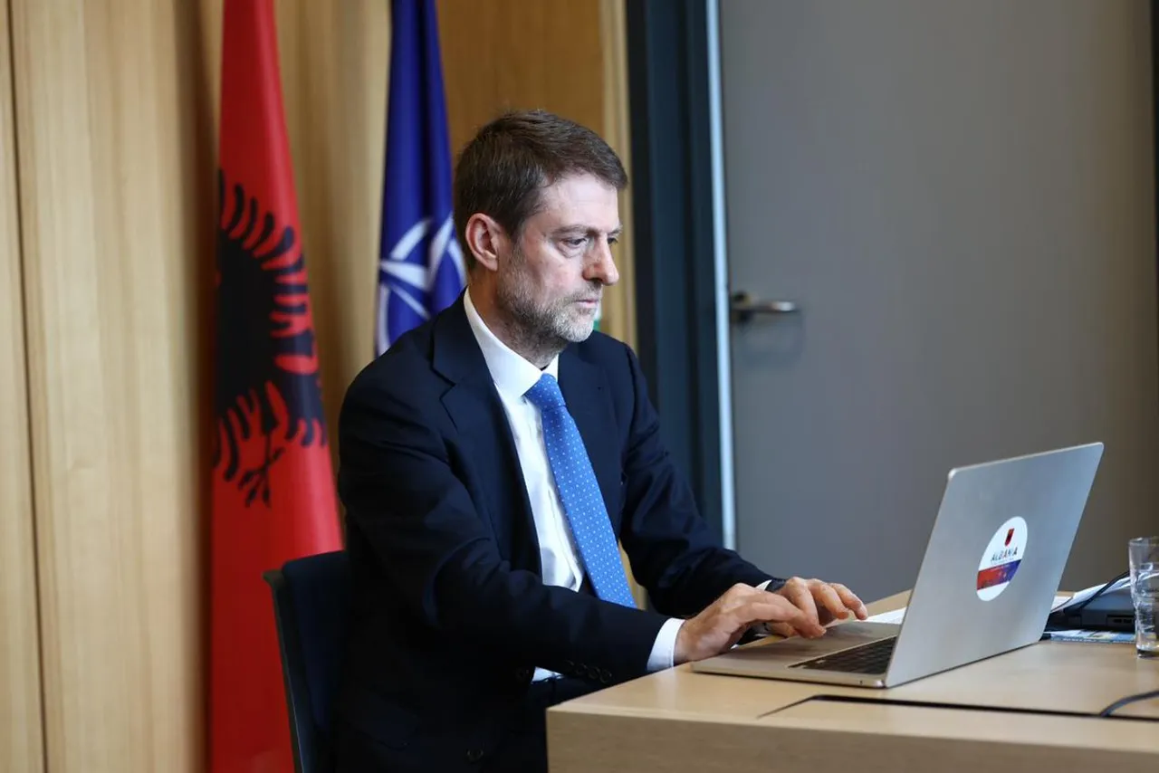 Hoxha: Shqipëria mbështet lirinë e lundrimit, stabilitetin rajonal dhe rrugët tregtare të sigurta