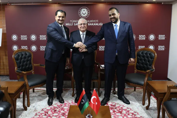 وزير الدفاع التركي يلتقي نظيره الليبي وصدام حفتر على هامش معرض "ساها 2026"