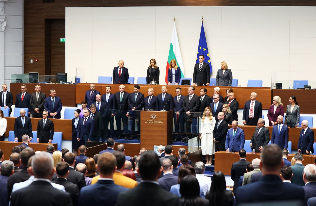 Bullgari  qeveria e kryeministrit Radev mori votëbesimin nga parlamenti