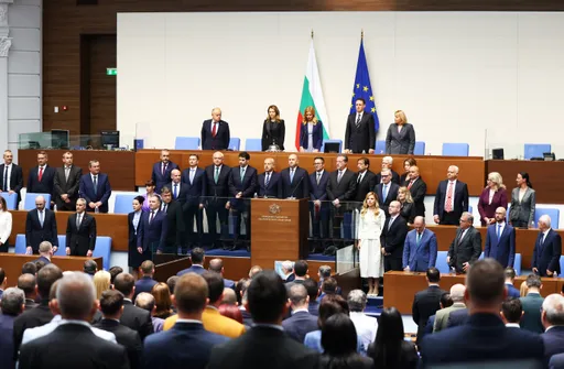 Bullgari, qeveria e kryeministrit Radev mori votëbesimin nga parlamenti