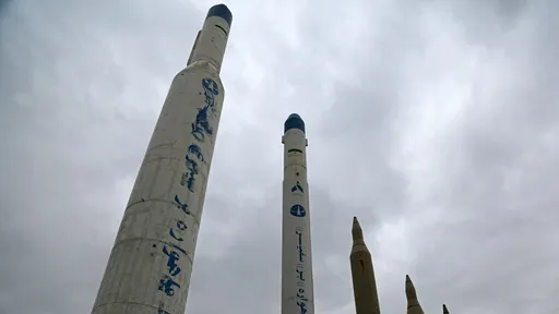Tri osobe povrijeđene nakon presretanja iranskih raketa i dronova iznad UAE-a