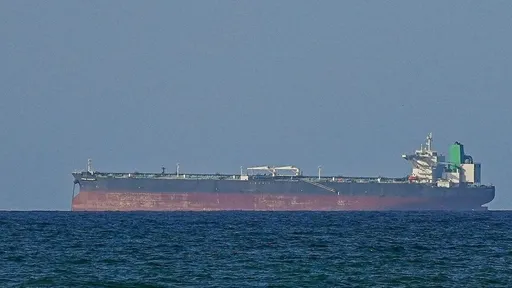 Iran tvrdi da je mornarica zaplijenila naftni tanker