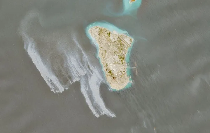 Satellitenbilder zeigen Ölteppich vor iranischer Insel Charg